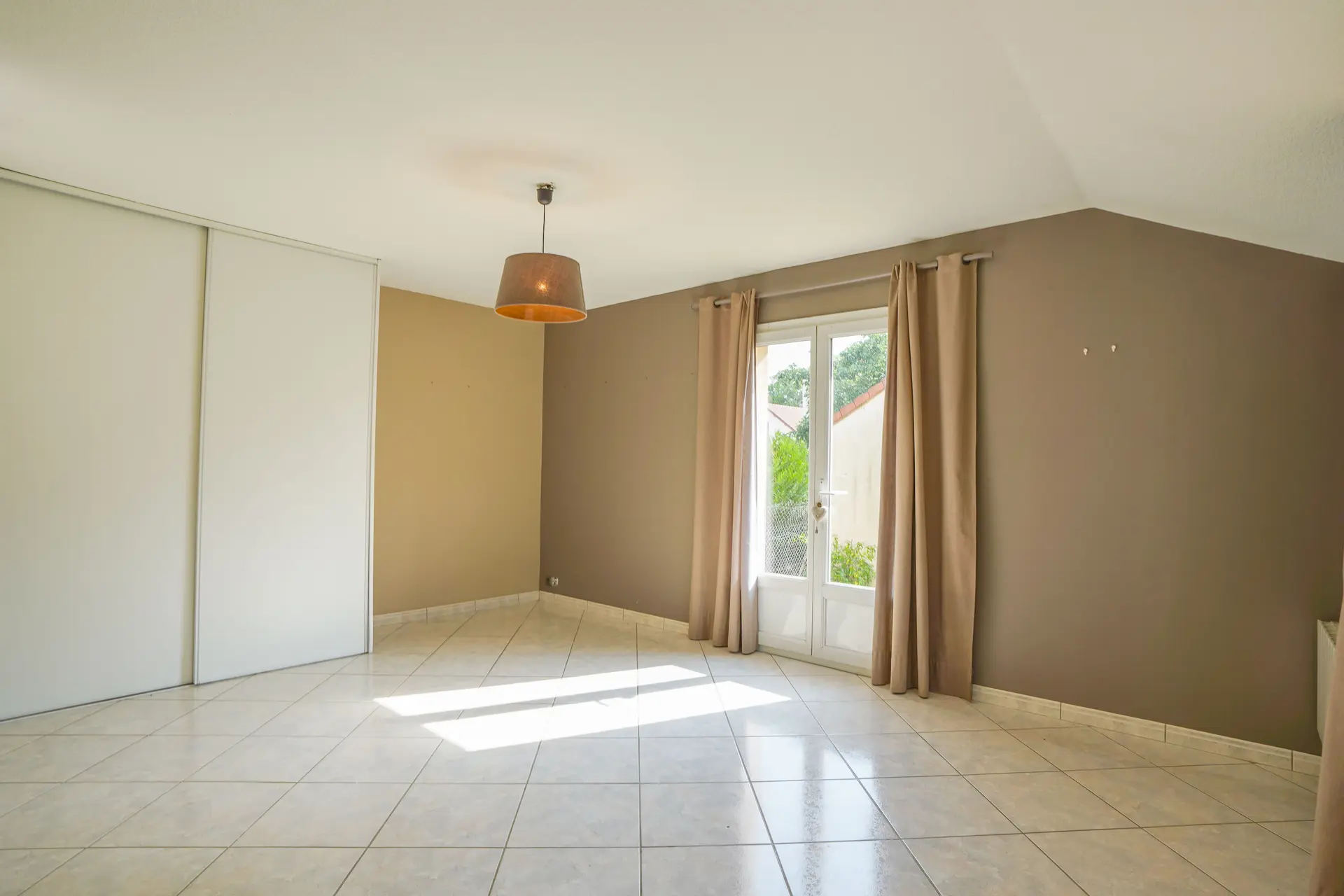 Troyes dans une impasse calme - MAISON DE PLAIN-PIED - Image