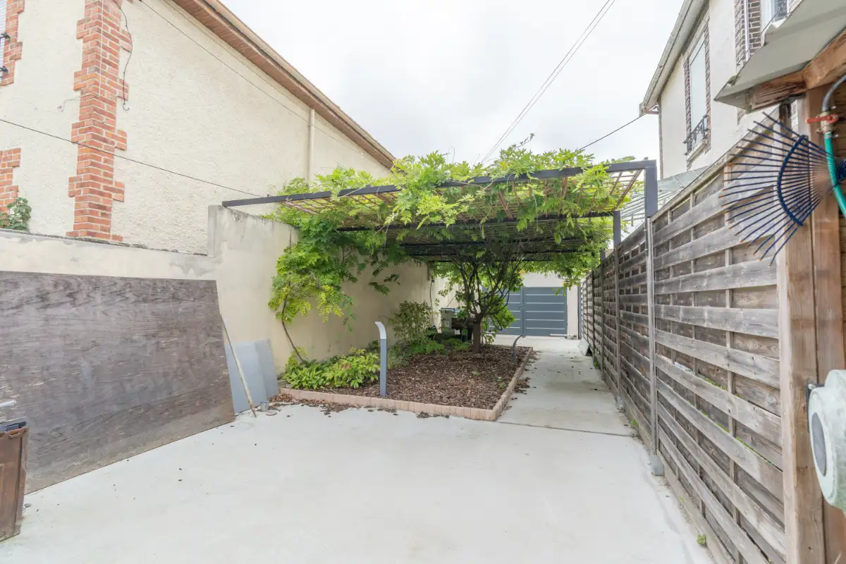 Sainte Savine - Plateau aménagé style « LOFT » - Image