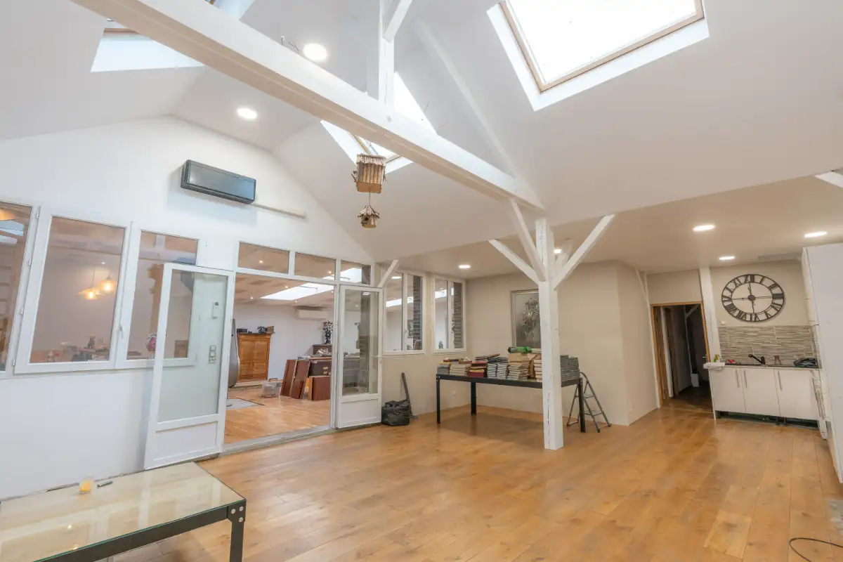 Sainte Savine - Plateau aménagé style « LOFT »