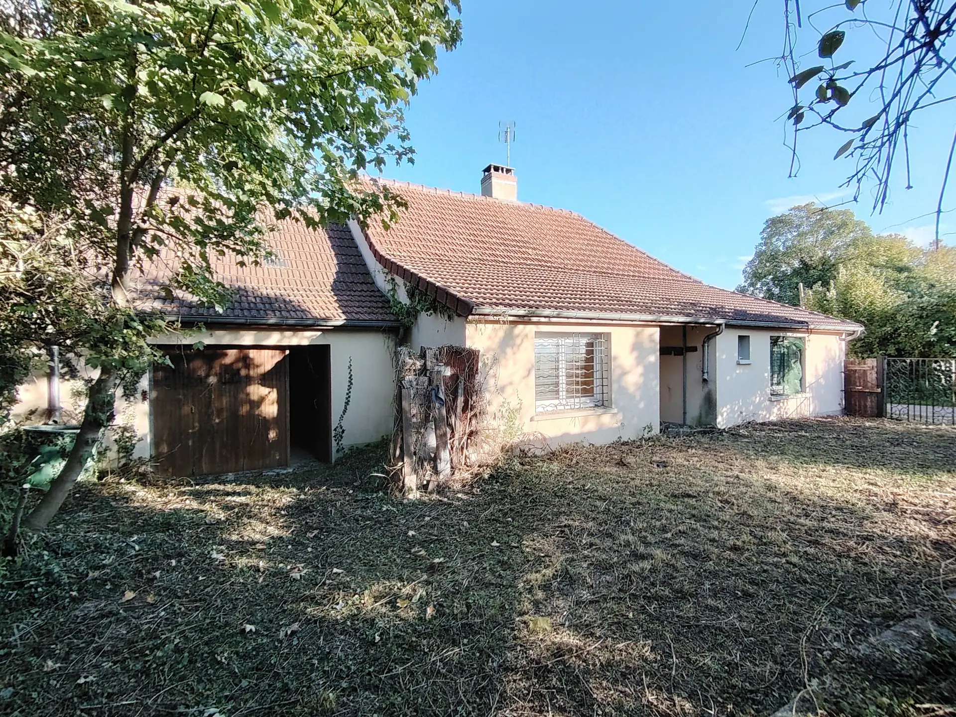 Châtres - MAISON à rénover - Image