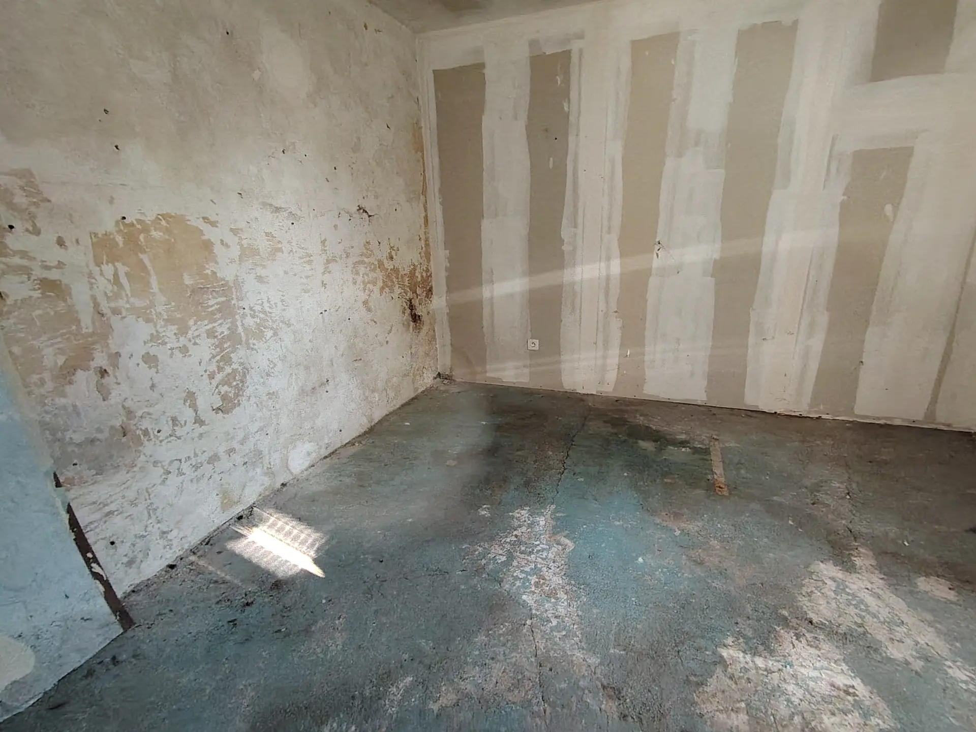 Châtres - MAISON à rénover - Image