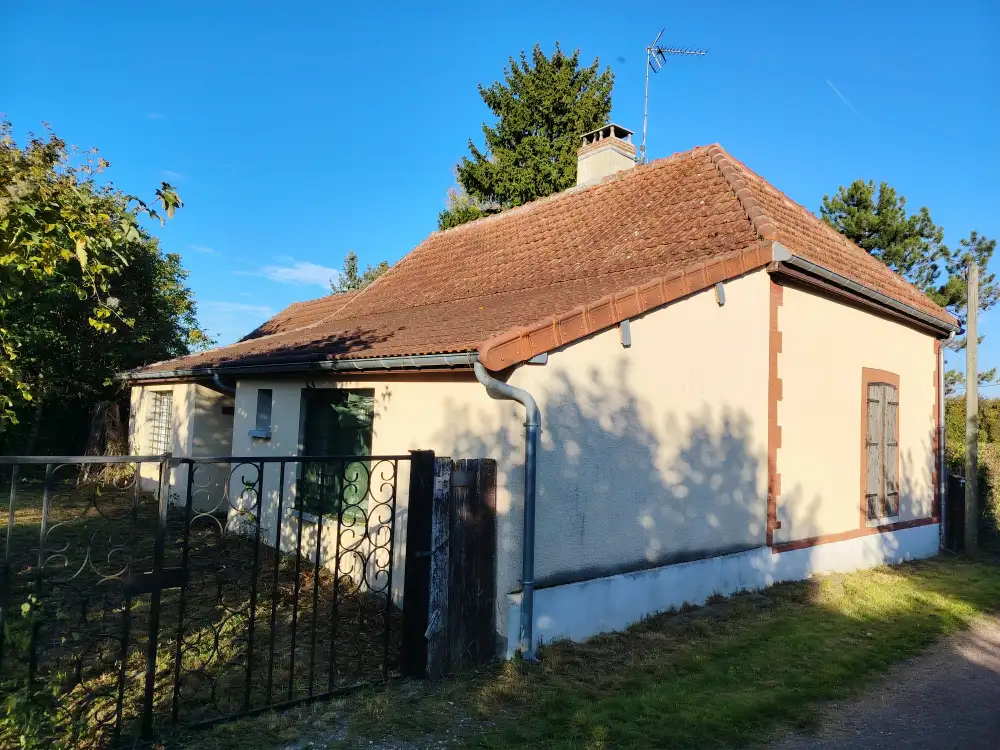 Châtres - MAISON à rénover - Image