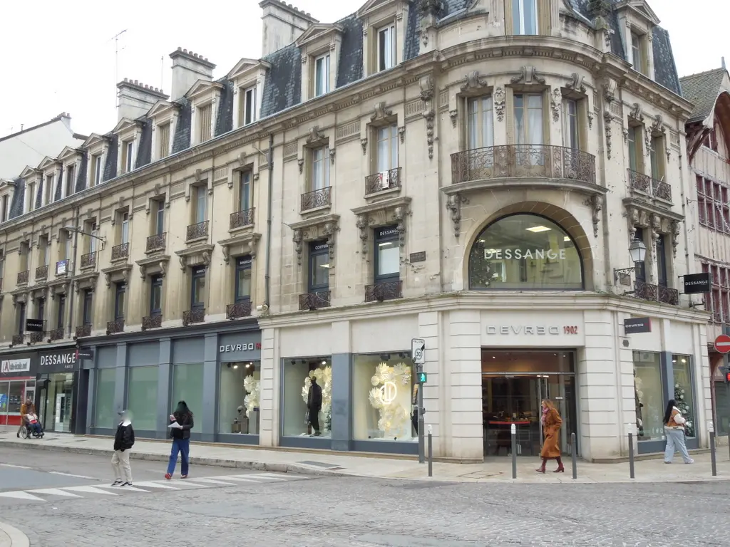 Troyes emplacement n°1 - LOCAL COMMERCIAL A LOUER - Image