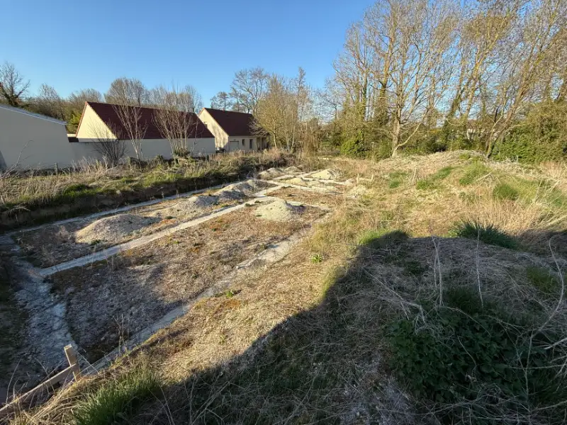 Charmont sous Barbuise, 15/20 mn de Troyes, TERRAIN à bâtir donnant sur la Barbuise - Image