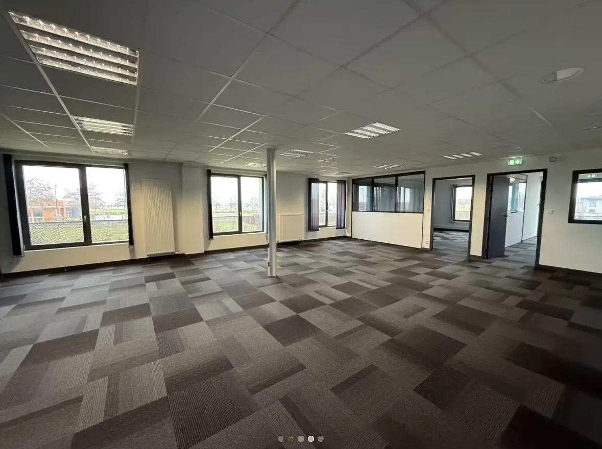 Sainte Savine, LOCAUX COMMERCIAUX 661 m² - Image