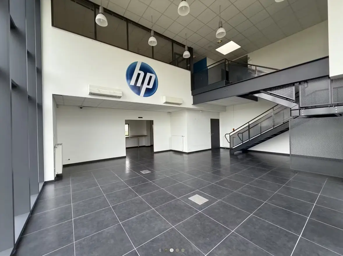 Sainte Savine, LOCAUX COMMERCIAUX 661 m² - Image