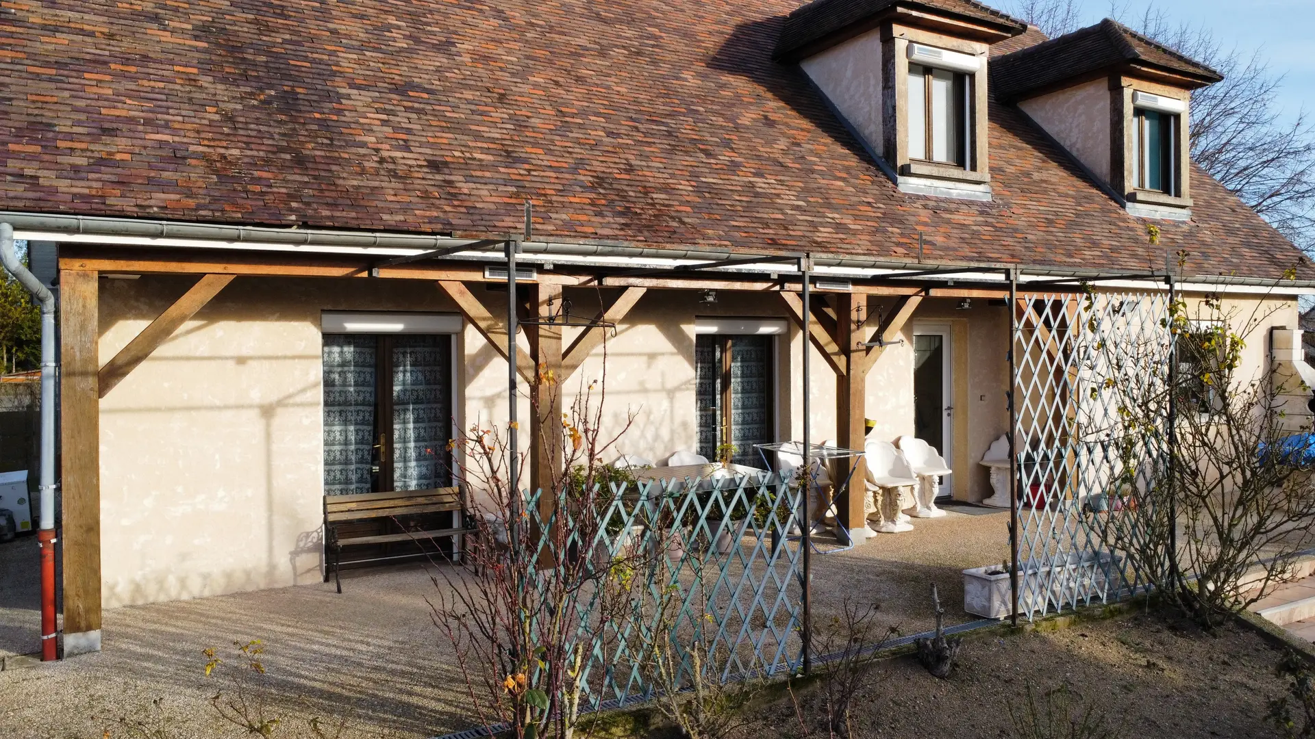 A 2 mn de Romilly sur Seine - MAISON construction traditionnelle avec piscine - Image