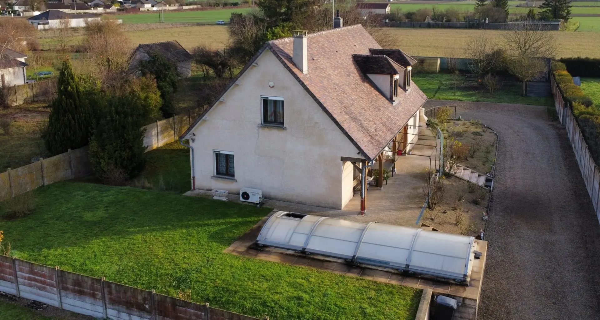 A 2 mn de Romilly sur Seine - MAISON construction traditionnelle avec piscine - Image