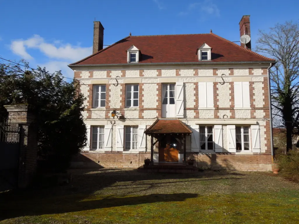 25 mn de Troyes - MAISON de caractère XIXème siècle 