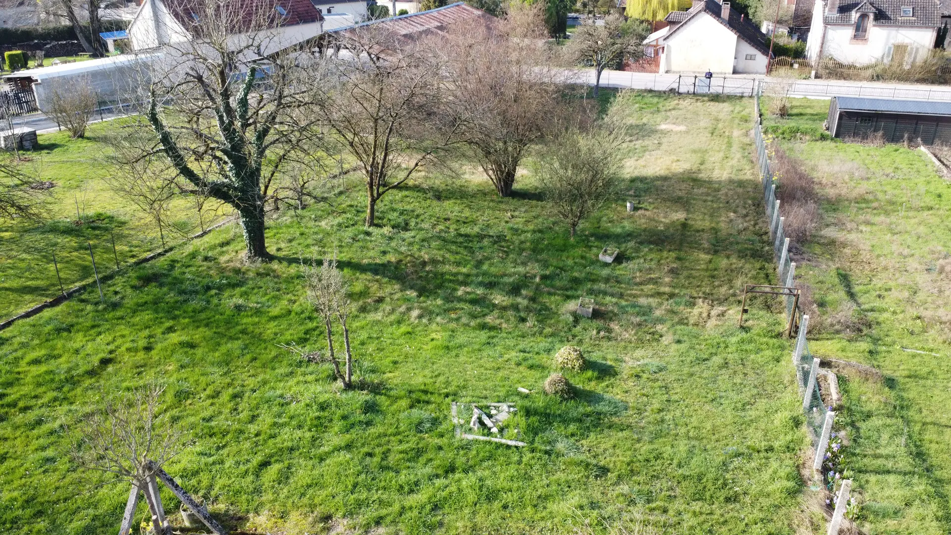 A 25 mn de Troyes - TERRAIN A BATIR 1105 m² - Image