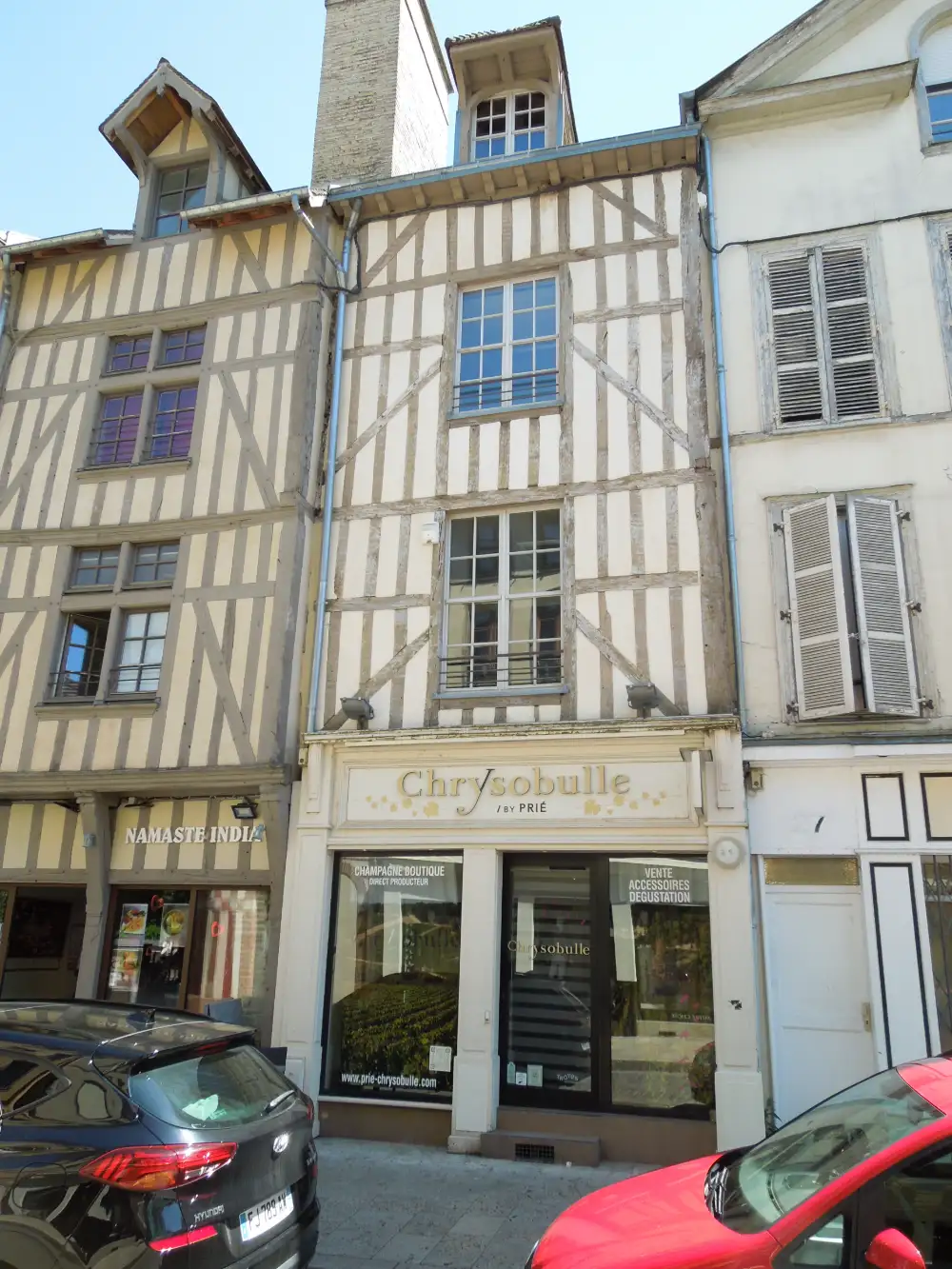 Troyes hypercentre, à quelques pas de la Mairie,  IMMEUBLE à usage commercial/professionnel